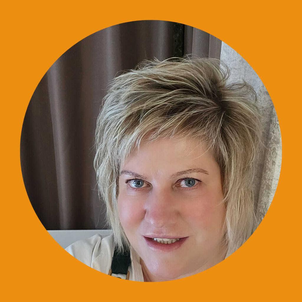 Bev - Skin Expert, Skin specialist, Specialising in Corneotherapy